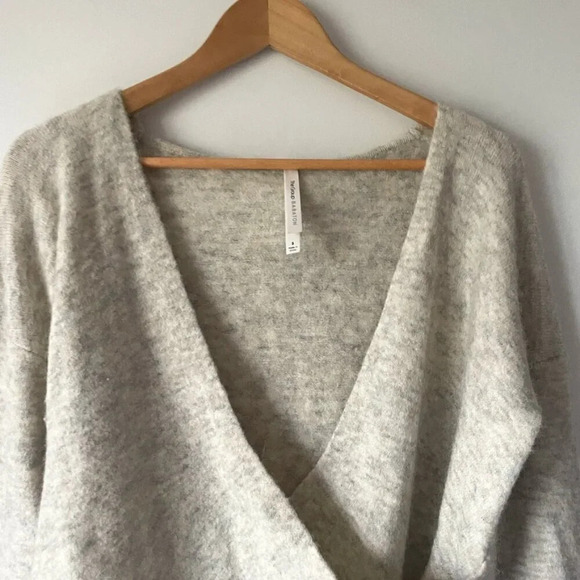 Aritzia The Group Wool Yak Bandini Cross Wrap Sweater  Heather Cream Grey Small - Picture 5 of 9
